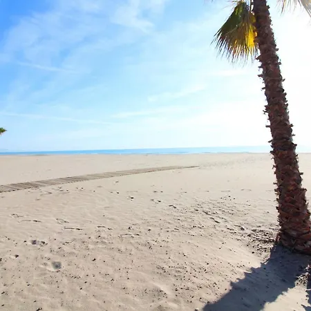 Global Properties, Centrico En * Canet d'En Berenguer