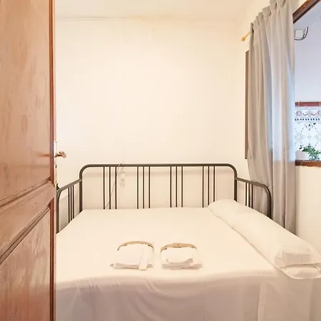 Global Properties, Centrico En * Canet d'En Berenguer